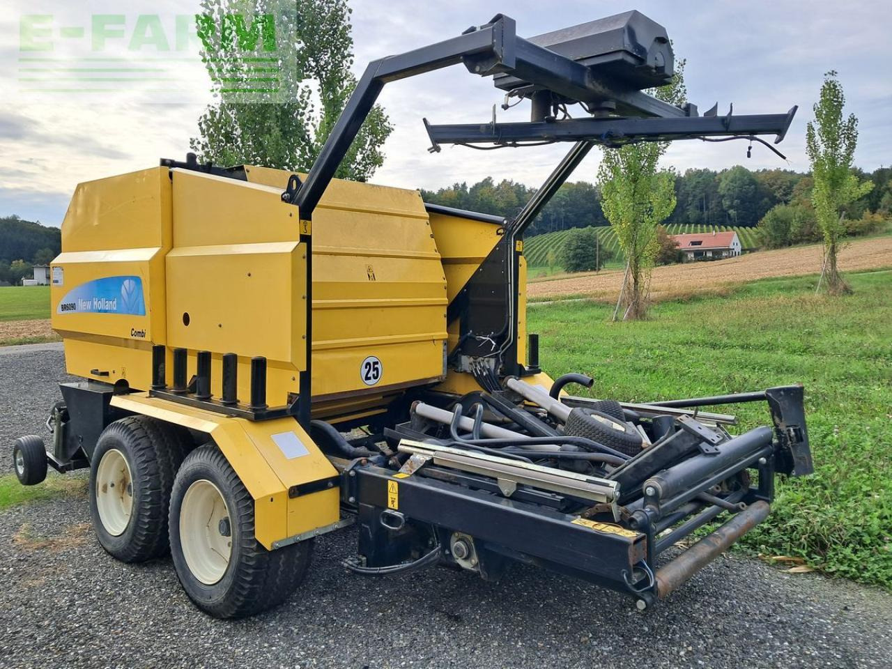 New Holland br 6090 - מכונת צרור מרובעת: תמונה 2 New Holland br 6090 - מכונת צרור מרובעת: תמונה 2