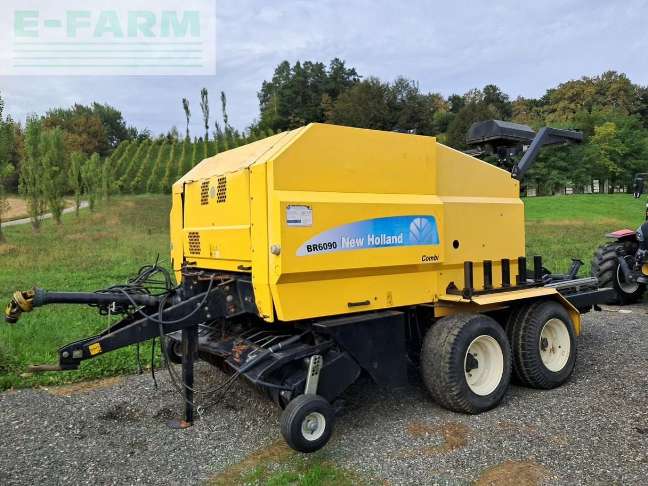 New Holland br 6090 - מכונת צרור מרובעת: תמונה 1 New Holland br 6090 - מכונת צרור מרובעת: תמונה 1