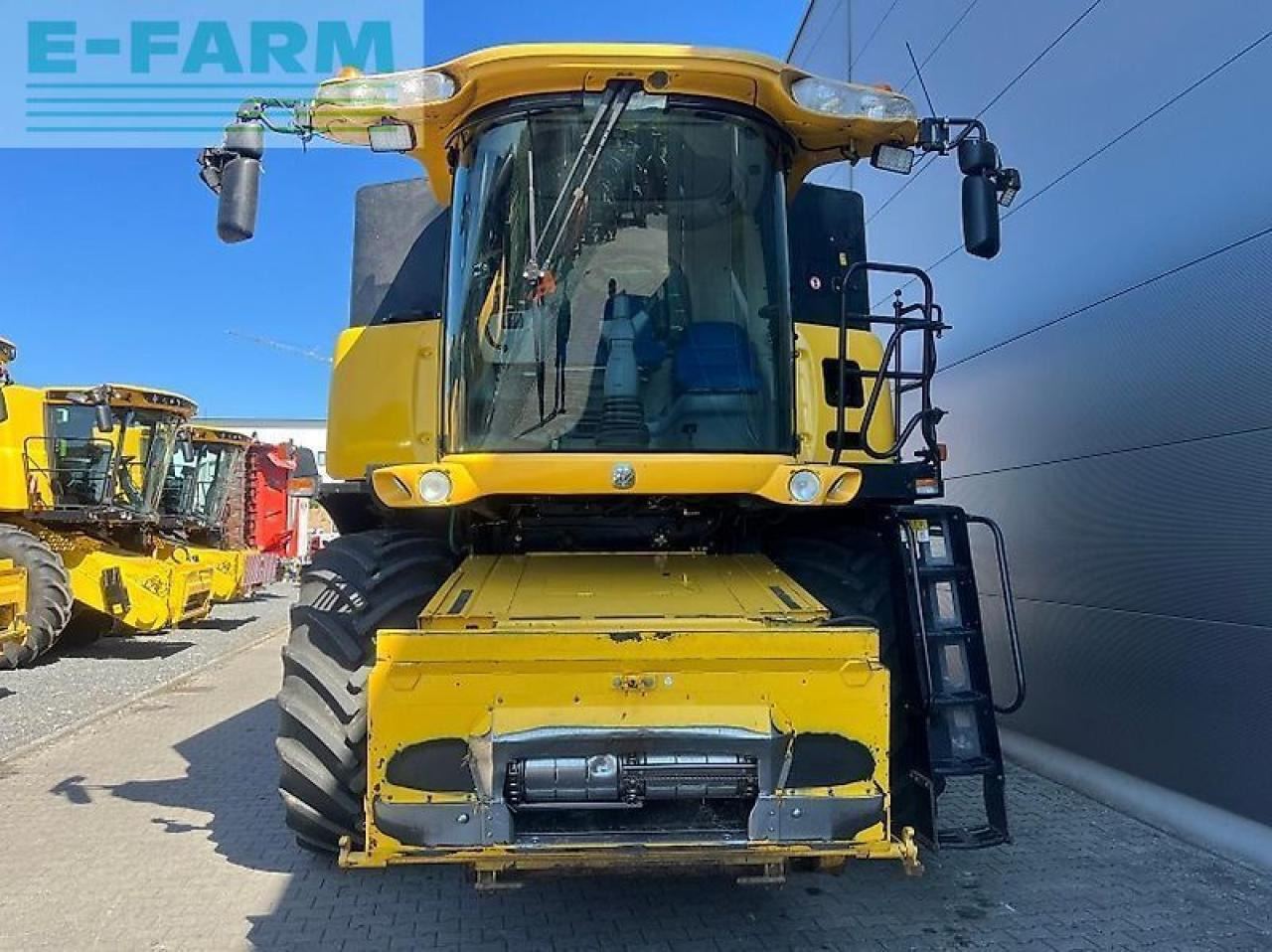 New Holland cr 9070 elevation - מקצרת קומבינה: תמונה 3 New Holland cr 9070 elevation - מקצרת קומבינה: תמונה 3