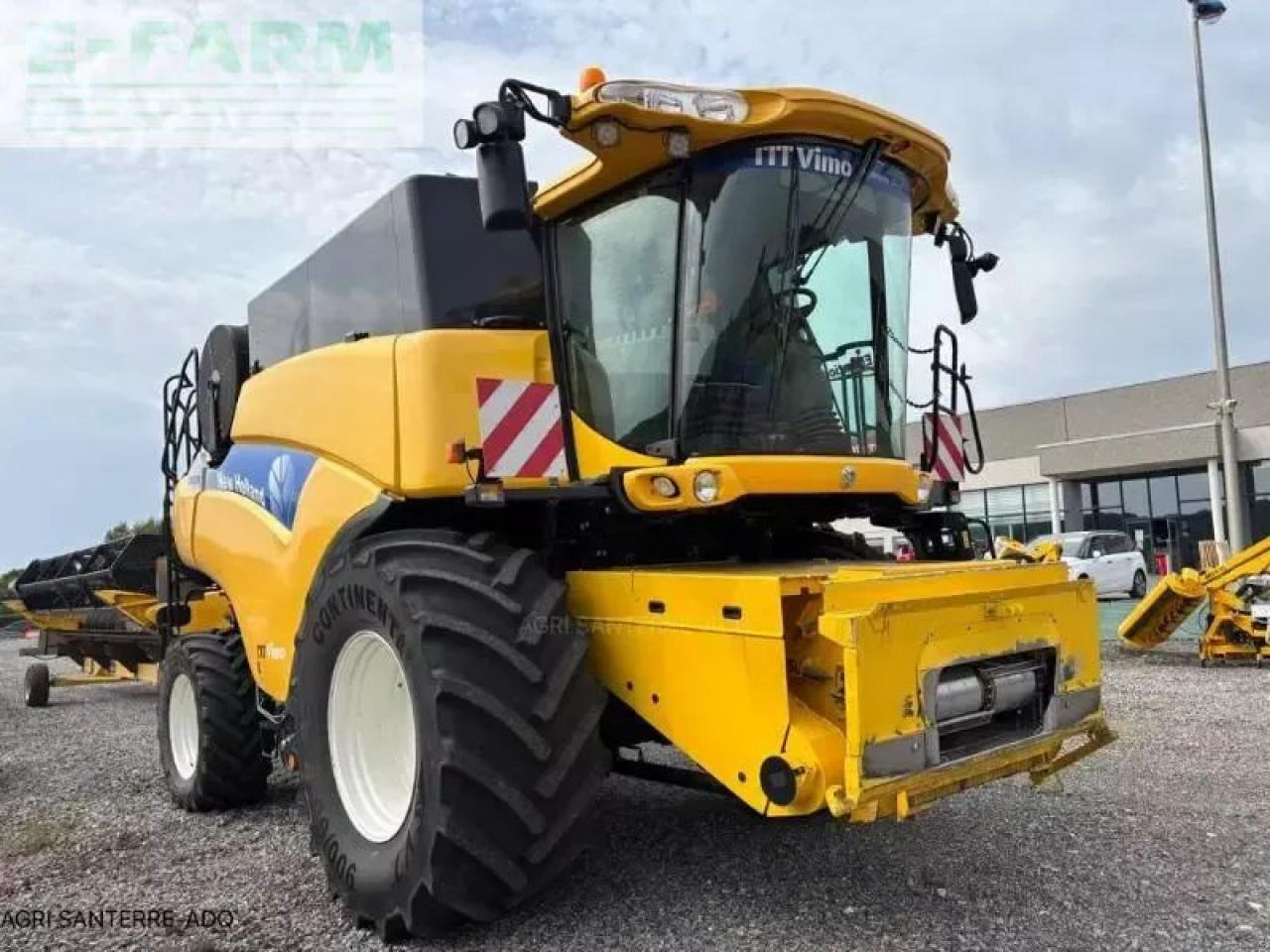 New Holland cr 9070 - מקצרת קומבינה: תמונה 5 New Holland cr 9070 - מקצרת קומבינה: תמונה 5