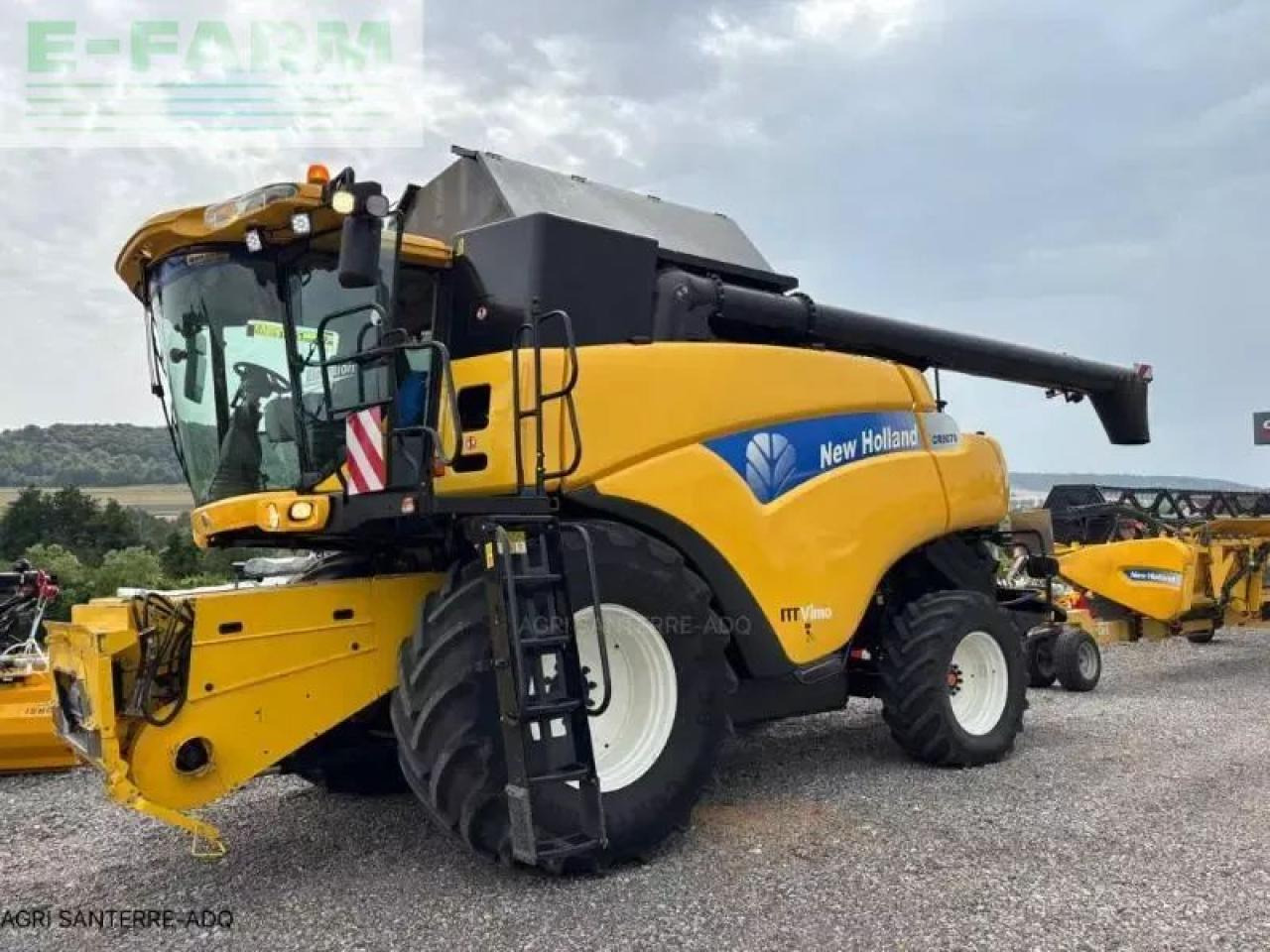 New Holland cr 9070 - מקצרת קומבינה: תמונה 1 New Holland cr 9070 - מקצרת קומבינה: תמונה 1