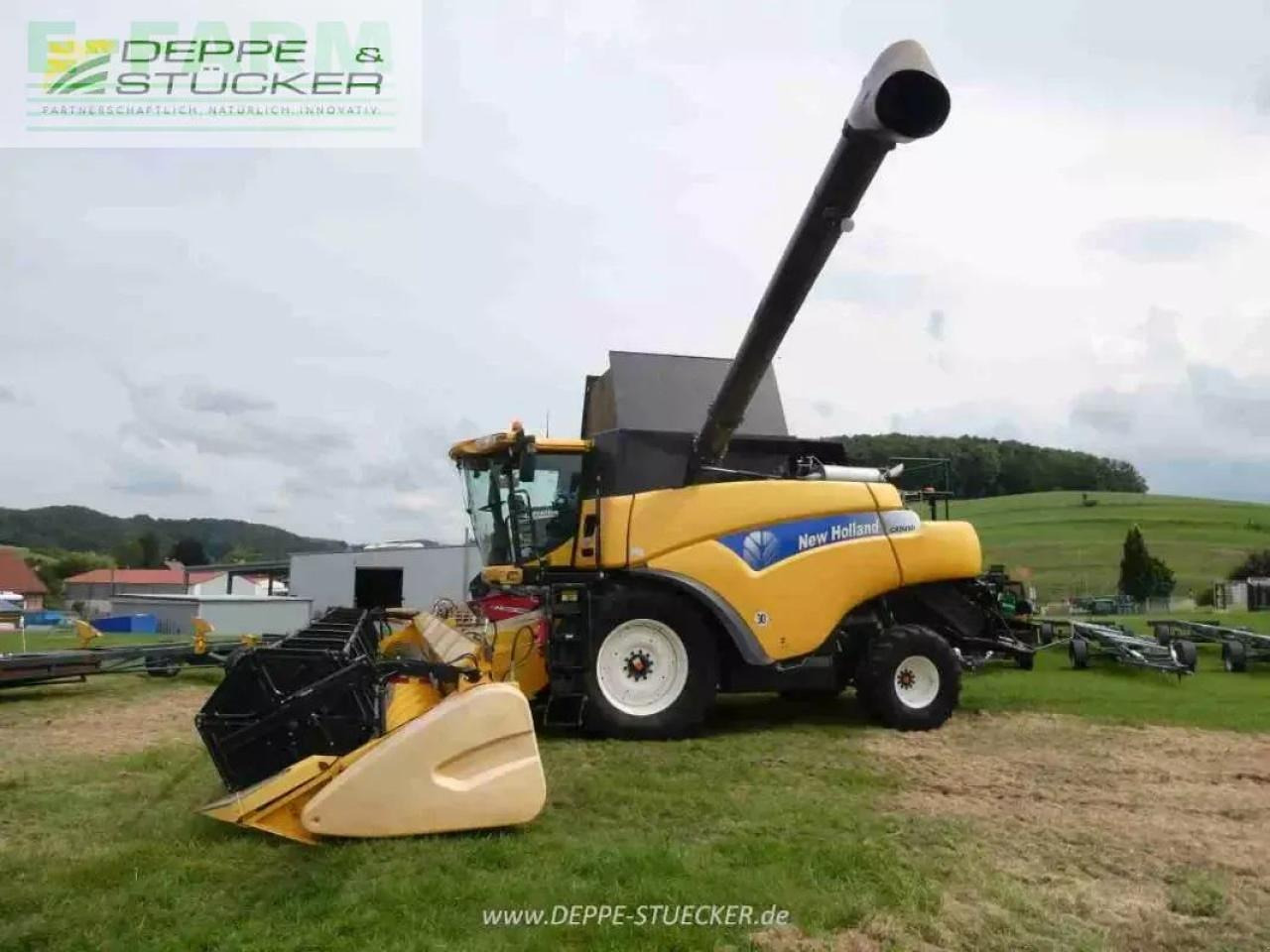 New Holland cr 9090 elevation - מקצרת קומבינה: תמונה 4 New Holland cr 9090 elevation - מקצרת קומבינה: תמונה 4