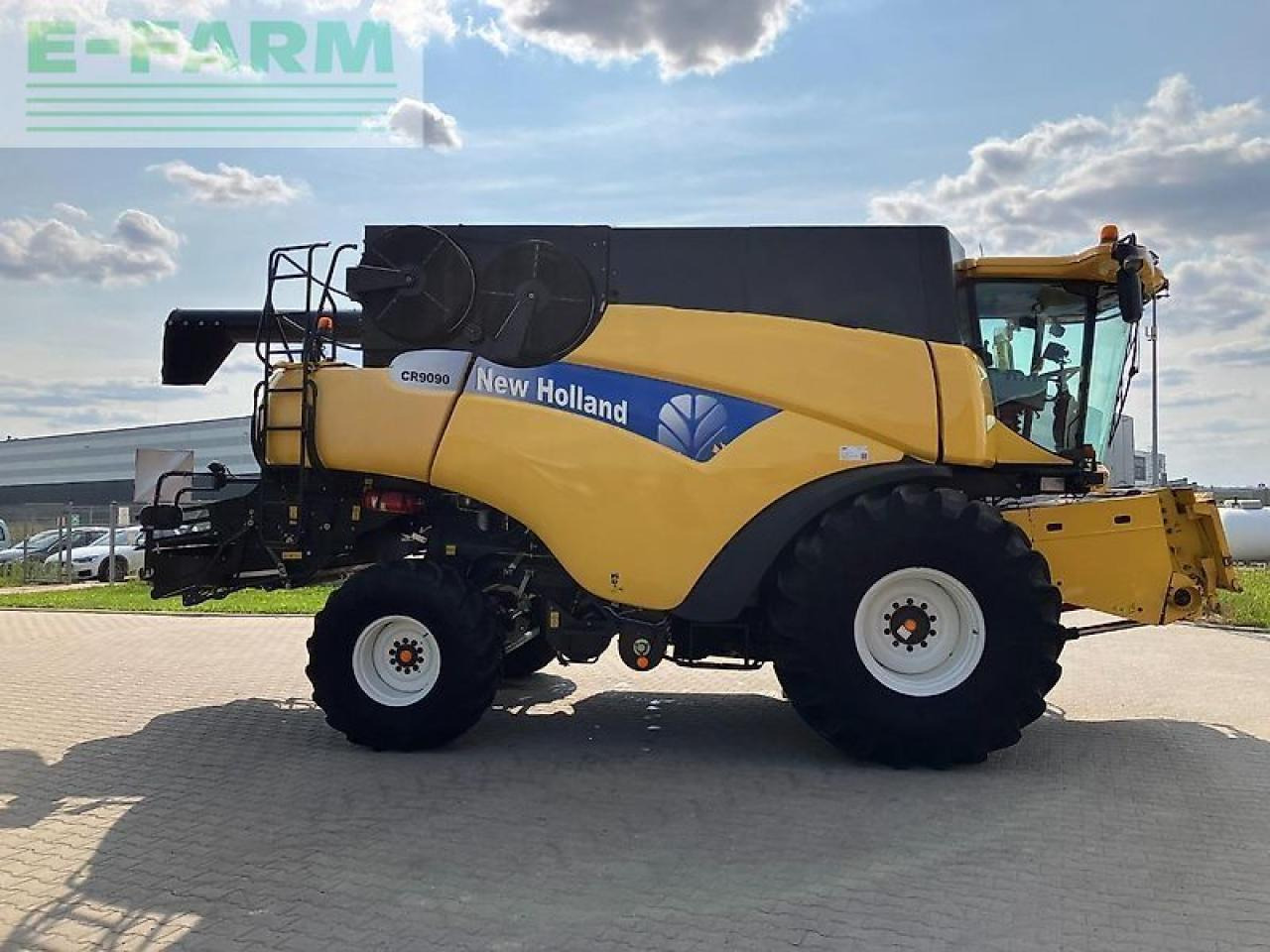 New Holland cr9090 - מקצרת קומבינה: תמונה 4 New Holland cr9090 - מקצרת קומבינה: תמונה 4
