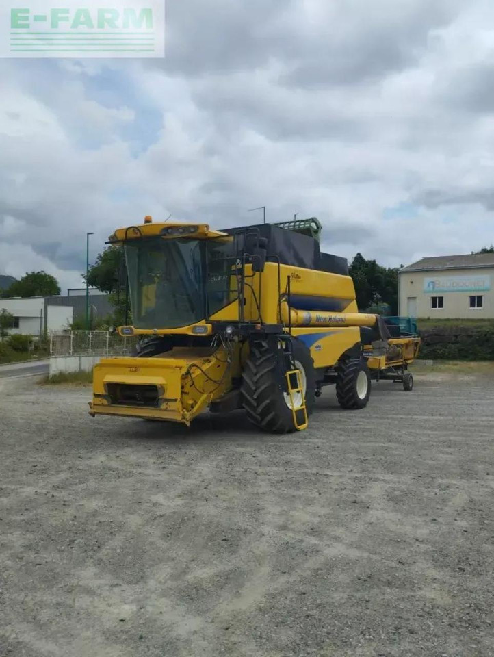 New Holland csx 7050 - מקצרת קומבינה: תמונה 1 New Holland csx 7050 - מקצרת קומבינה: תמונה 1