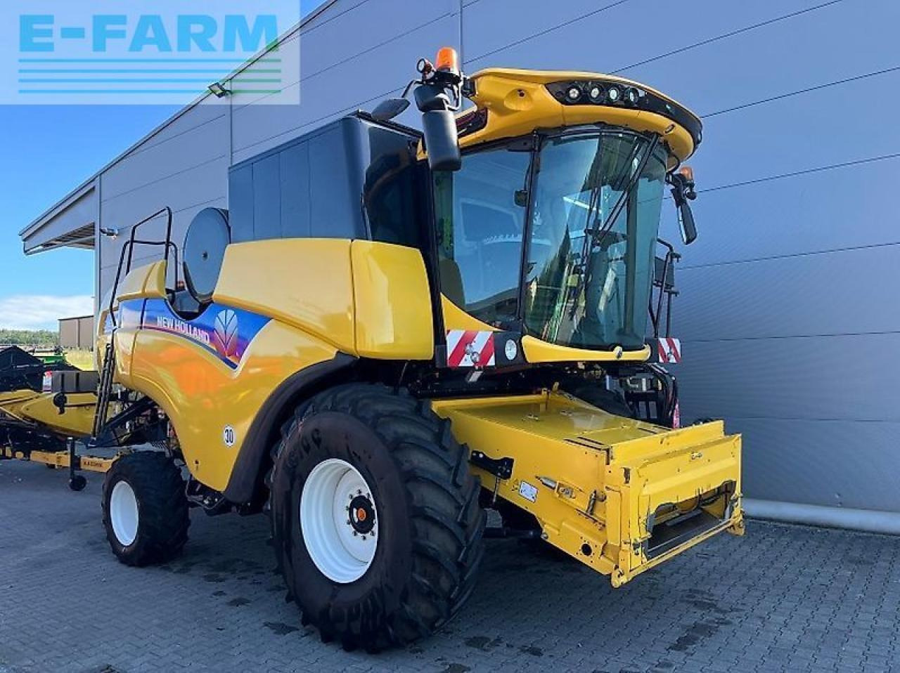 New Holland cx 6.90 - מקצרת קומבינה: תמונה 1 New Holland cx 6.90 - מקצרת קומבינה: תמונה 1