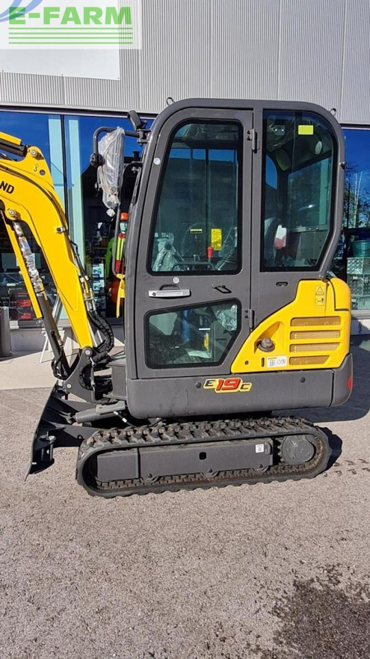 New Holland e19c - מיני מחפר: תמונה 3 New Holland e19c - מיני מחפר: תמונה 3