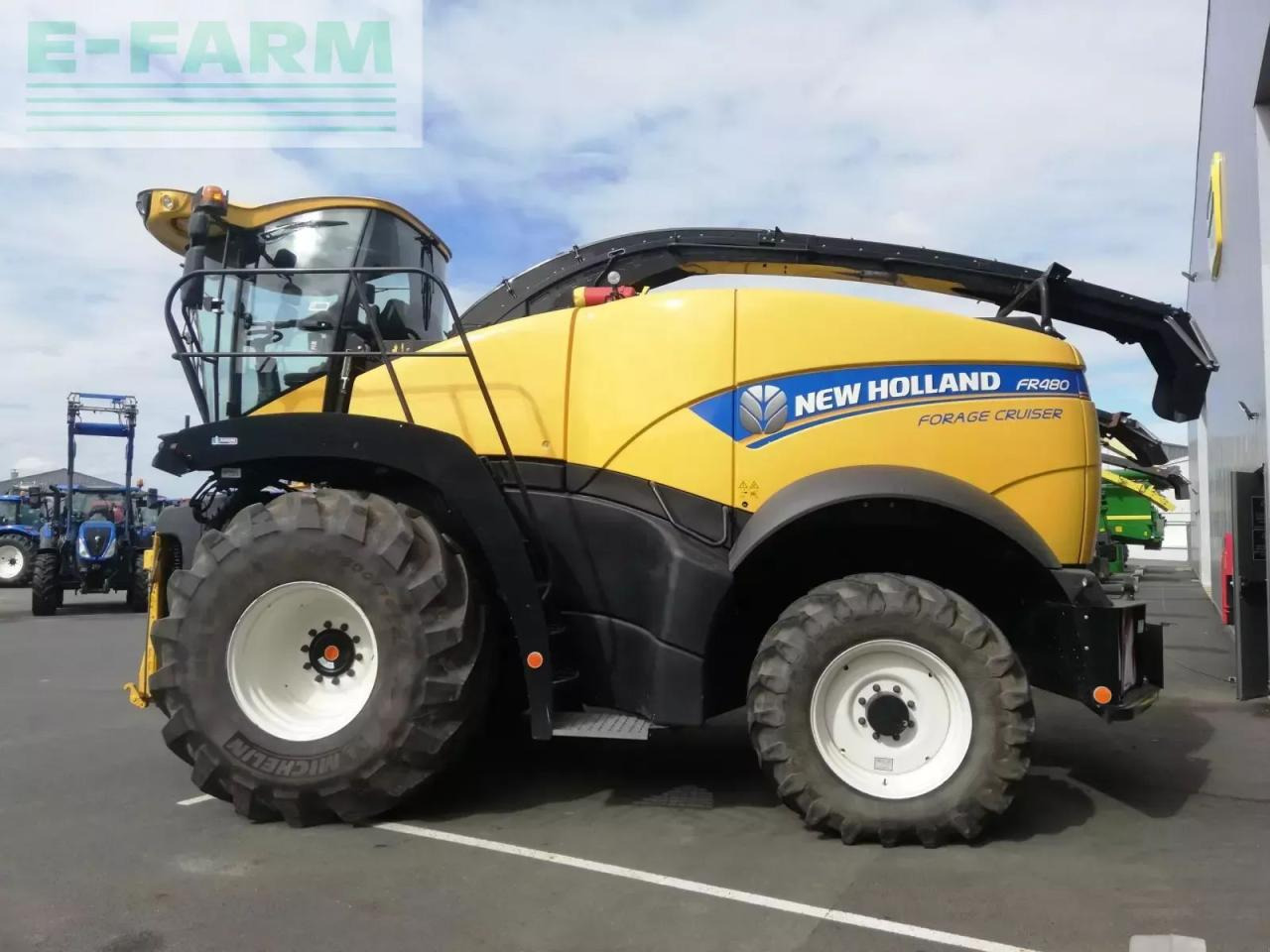 New Holland fr 480 - מקצרת מספוא: תמונה 1 New Holland fr 480 - מקצרת מספוא: תמונה 1