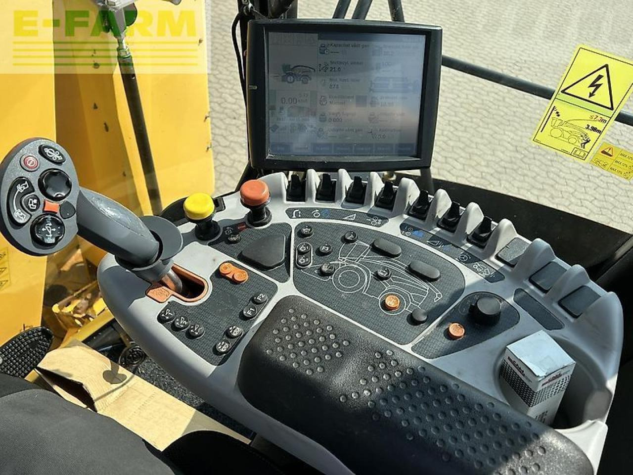 New Holland fr 650 - מקצרת מספוא: תמונה 3 New Holland fr 650 - מקצרת מספוא: תמונה 3