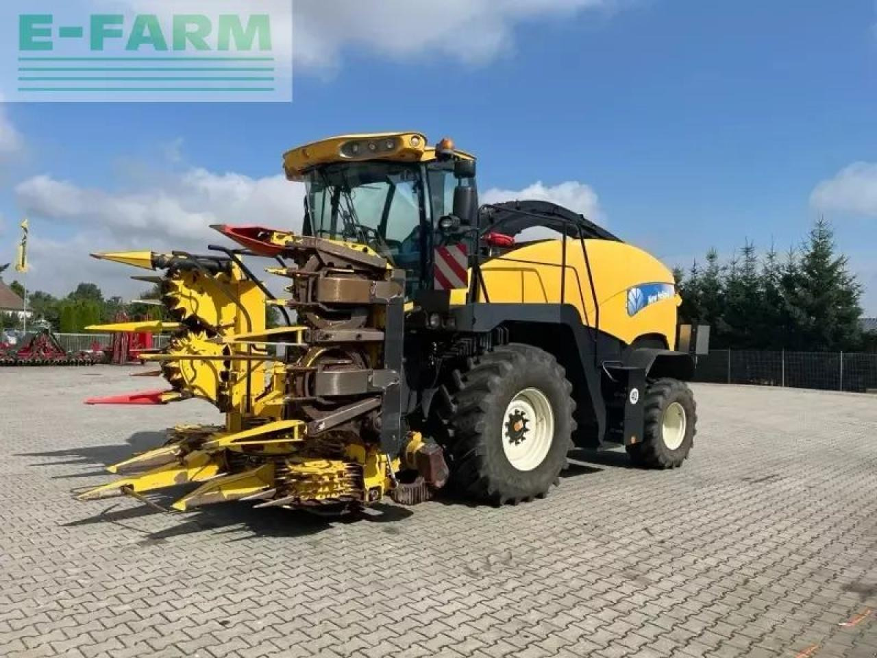 New Holland fr 9050 - מקצרת מספוא: תמונה 1 New Holland fr 9050 - מקצרת מספוא: תמונה 1