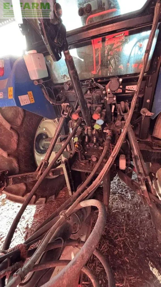 New Holland t5.100 dual command - טרקטור חקלאי: תמונה 4 New Holland t5.100 dual command - טרקטור חקלאי: תמונה 4