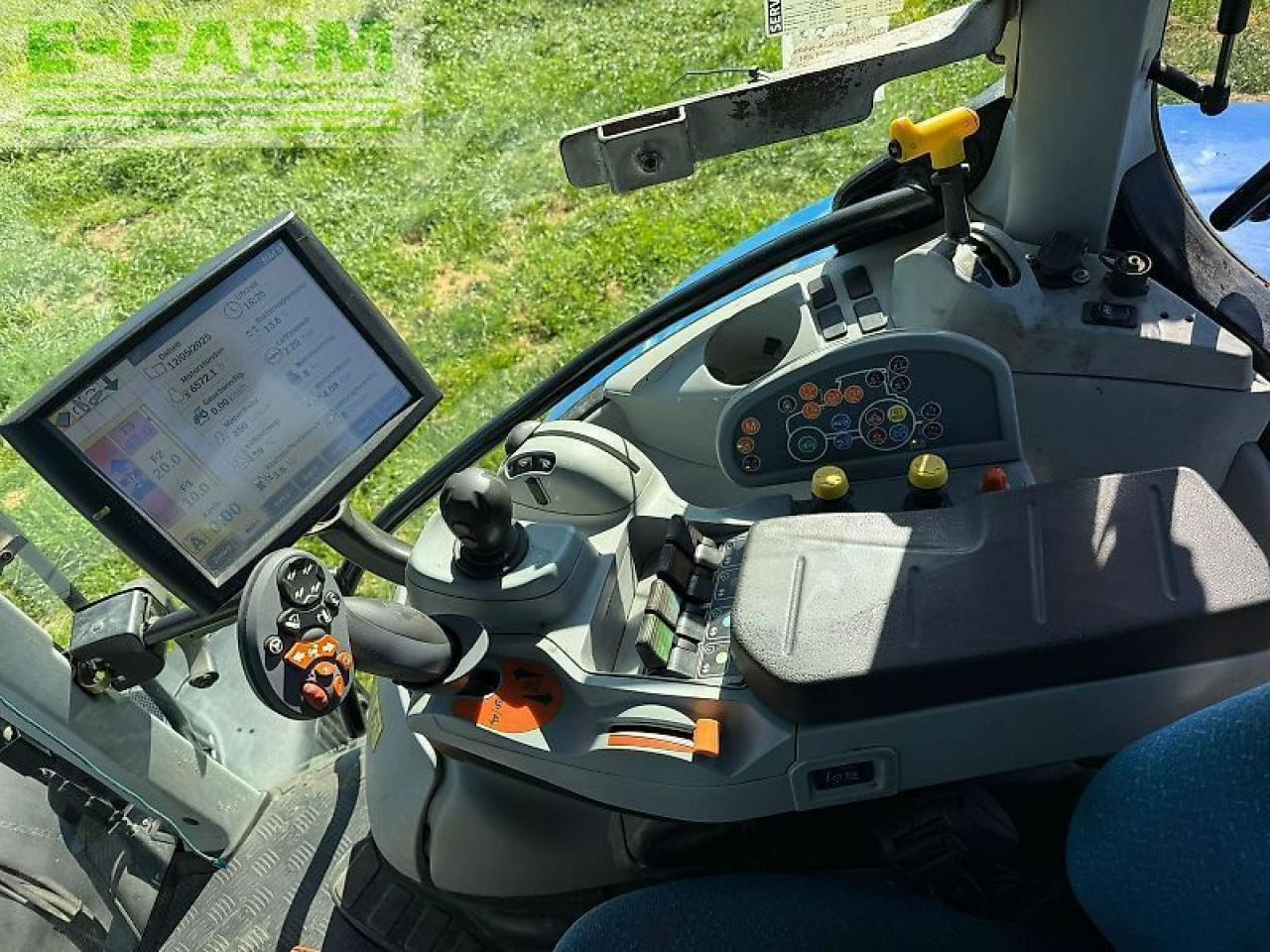 New Holland t7.210 auto command - טרקטור חקלאי: תמונה 5 New Holland t7.210 auto command - טרקטור חקלאי: תמונה 5