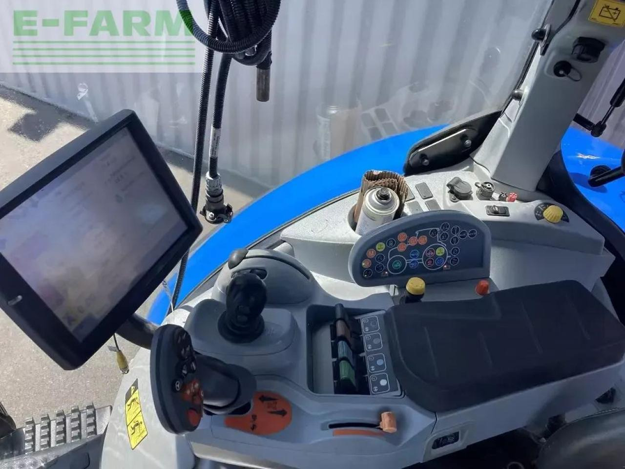 New Holland t7.270 auto command - טרקטור חקלאי: תמונה 2 New Holland t7.270 auto command - טרקטור חקלאי: תמונה 2