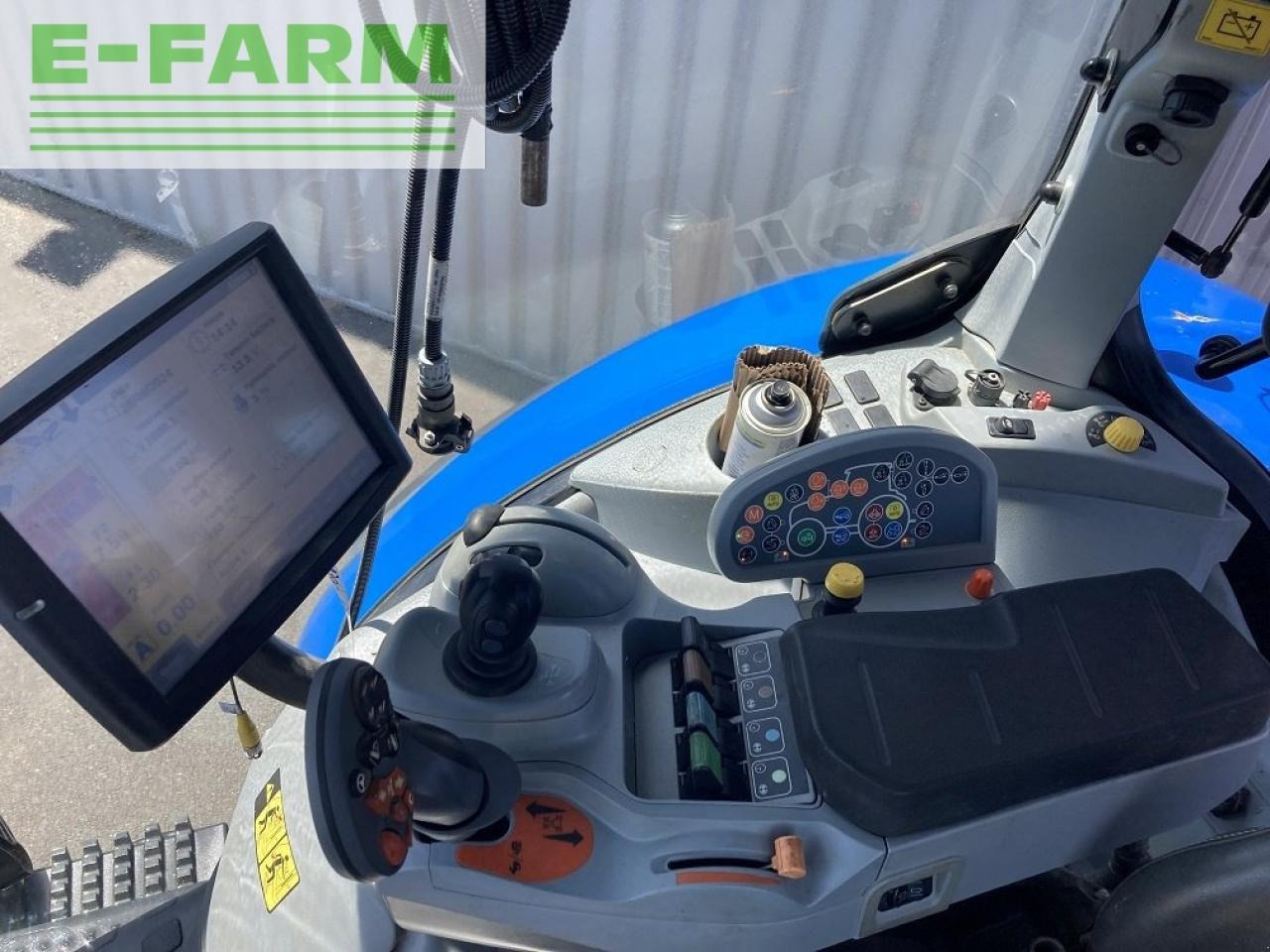 New Holland t7.270 auto command - טרקטור חקלאי: תמונה 2 New Holland t7.270 auto command - טרקטור חקלאי: תמונה 2