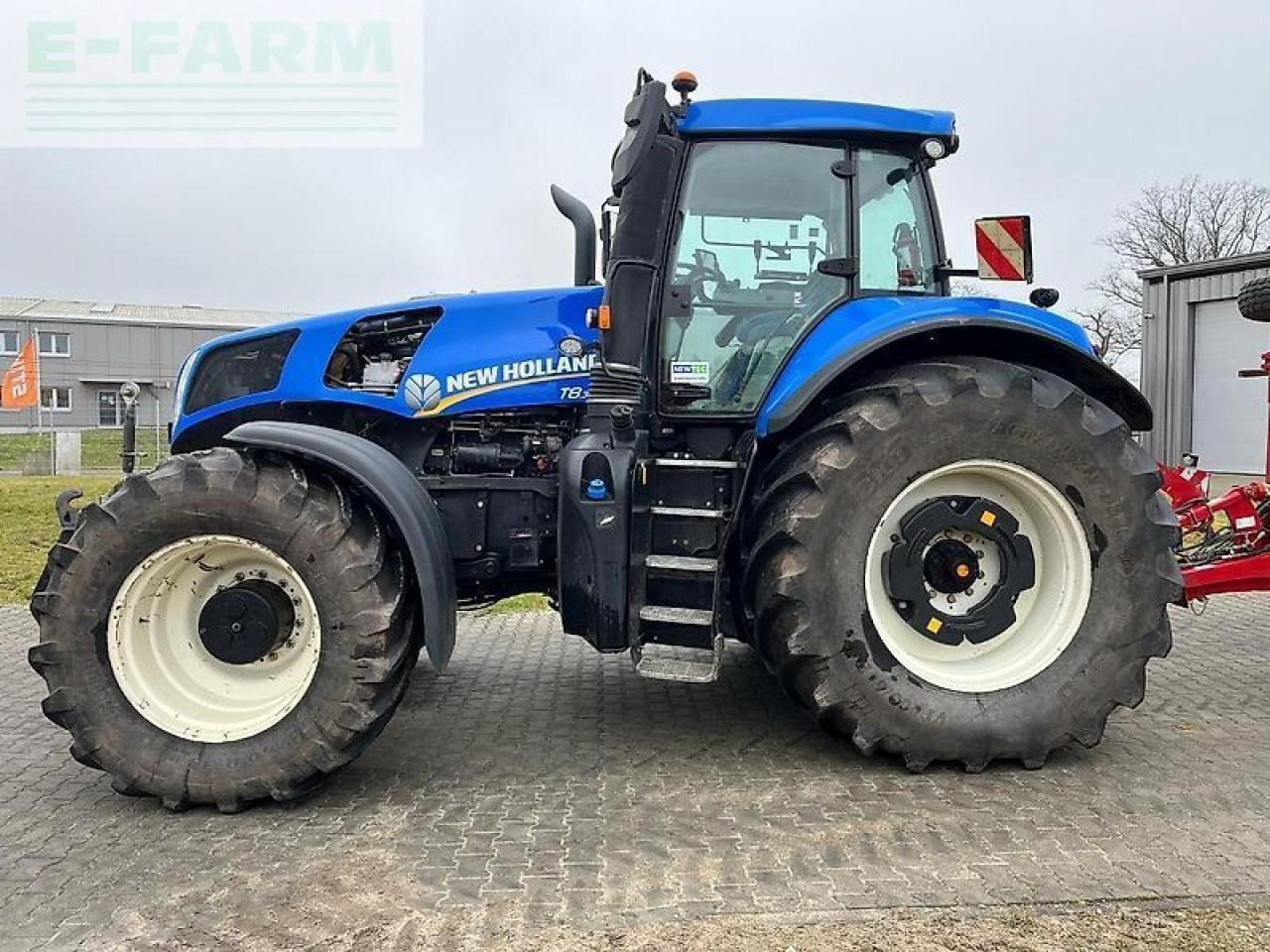 New Holland t8.380 - טרקטור חקלאי: תמונה 1 New Holland t8.380 - טרקטור חקלאי: תמונה 1