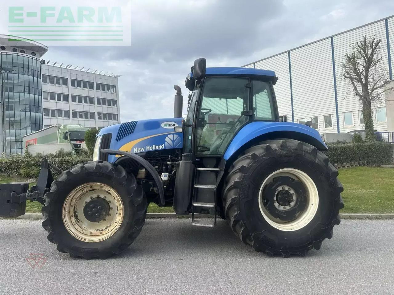 New Holland t8040 - טרקטור חקלאי: תמונה 3 New Holland t8040 - טרקטור חקלאי: תמונה 3