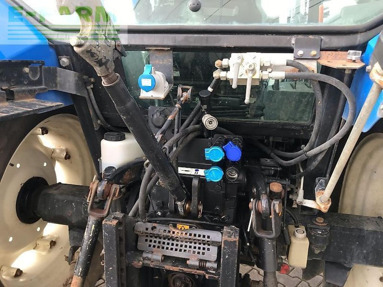 טרקטור חקלאי New Holland tl 90 a dt A: תמונה 13