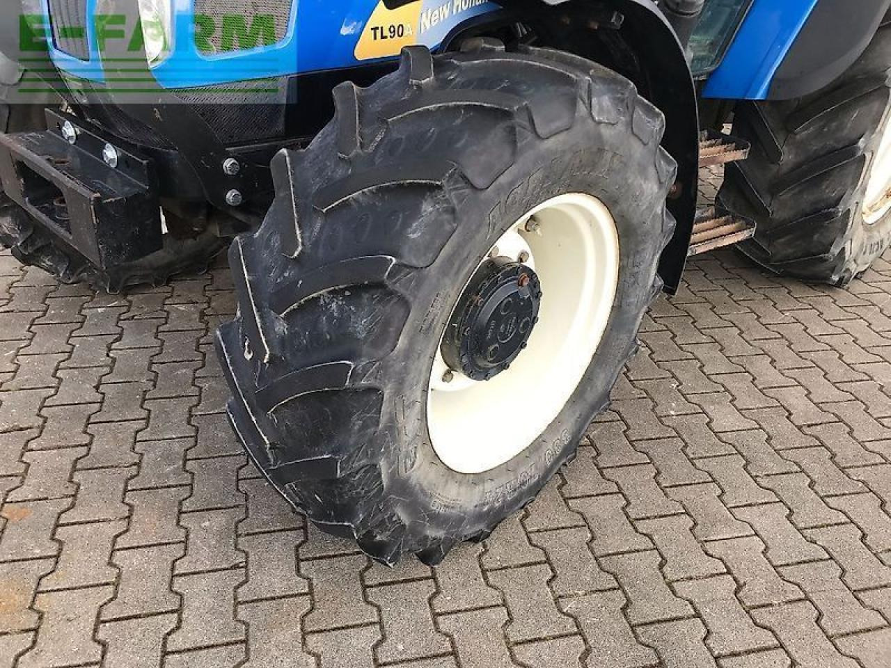 טרקטור חקלאי New Holland tl 90 a dt A: תמונה 11
