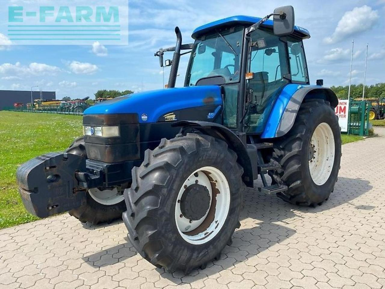 New Holland tm 155 - טרקטור חקלאי: תמונה 1 New Holland tm 155 - טרקטור חקלאי: תמונה 1