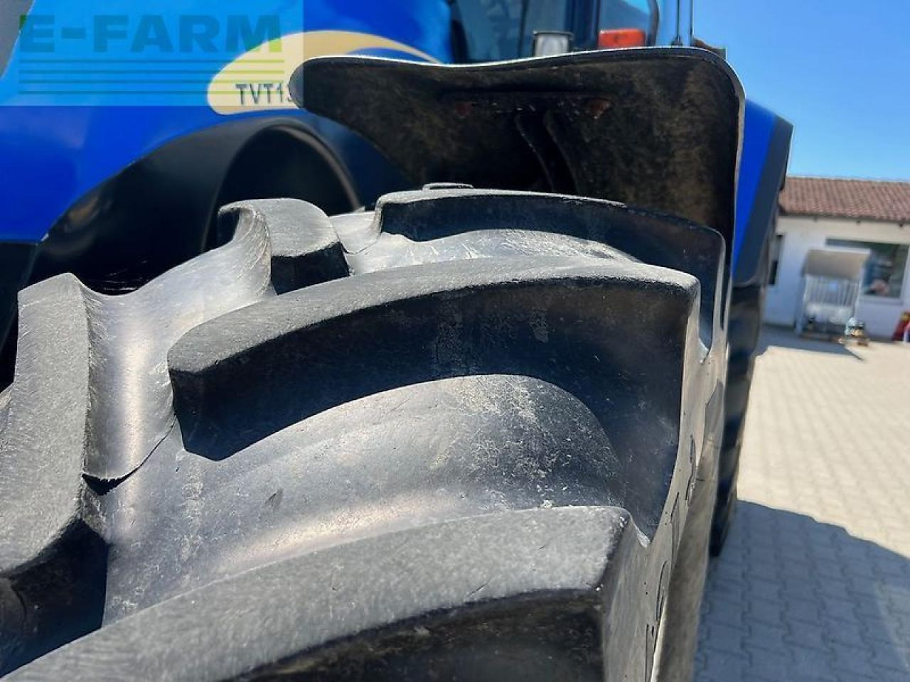 New Holland tvt 135 - טרקטור חקלאי: תמונה 2 New Holland tvt 135 - טרקטור חקלאי: תמונה 2