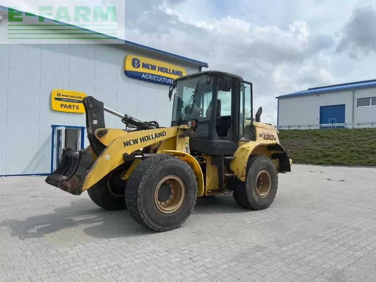 New Holland w 130 b - מיני מחפר: תמונה 1 New Holland w 130 b - מיני מחפר: תמונה 1