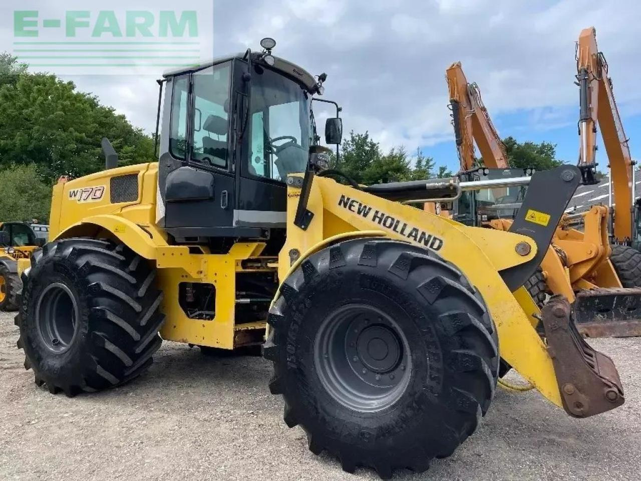 New Holland w 170 - מיני מחפר: תמונה 1 New Holland w 170 - מיני מחפר: תמונה 1