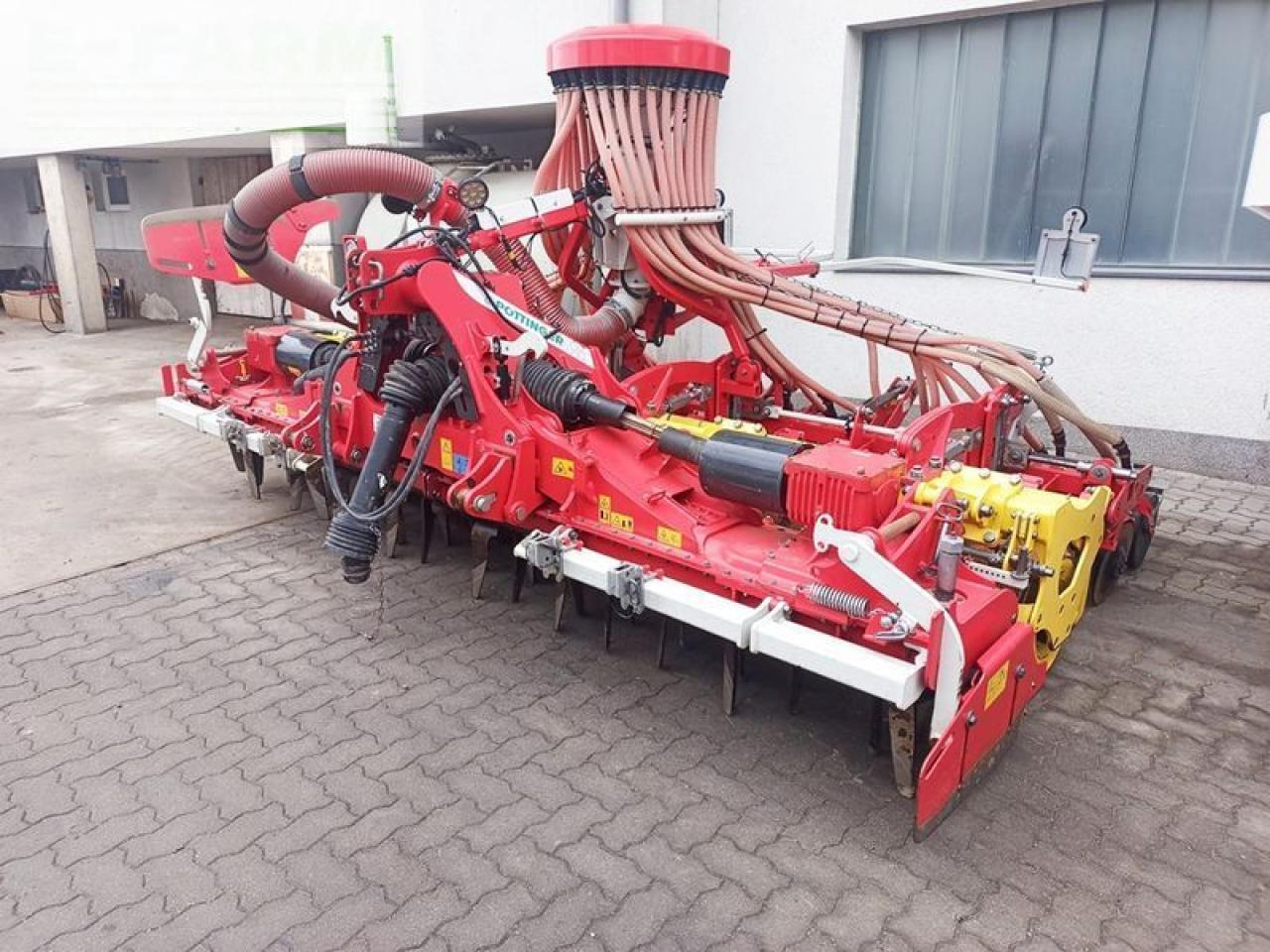 Pöttinger 4 m säkombination pneumatisch klappbar - מקדחת זריעה משולבת: תמונה 1 Pöttinger 4 m säkombination pneumatisch klappbar - מקדחת זריעה משולבת: תמונה 1