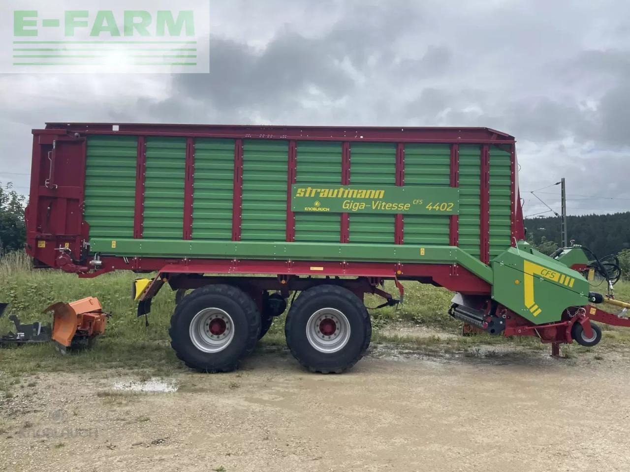 Strautmann giga vitesse cfs 4402 - עגלת טעינה עצמית: תמונה 2 Strautmann giga vitesse cfs 4402 - עגלת טעינה עצמית: תמונה 2