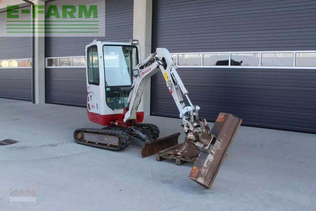 מיני מחפר Takeuchi tb 216 mit powertilt und schnellwechsler: תמונה 21