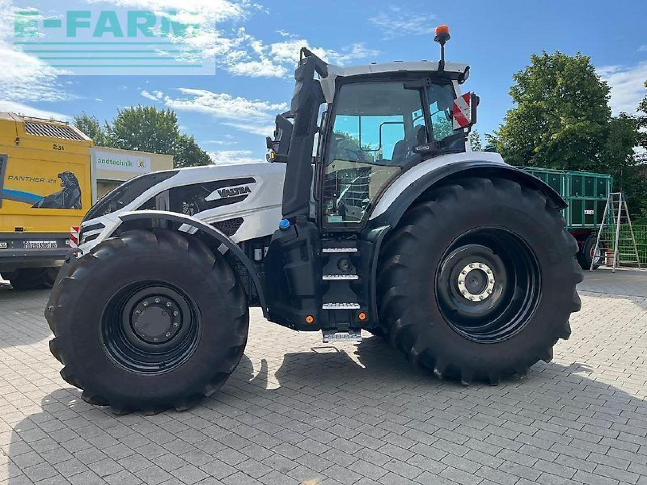 Valtra q245 - טרקטור חקלאי: תמונה 2 Valtra q245 - טרקטור חקלאי: תמונה 2