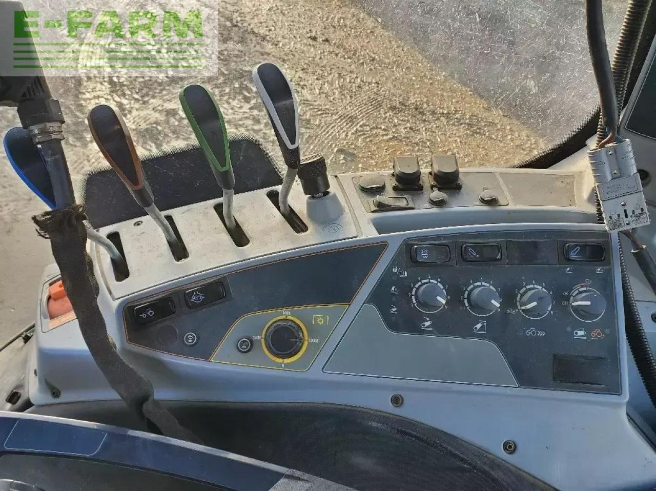 Valtra t214 active *** garantie 1 an ***** Active - טרקטור חקלאי: תמונה 2 Valtra t214 active *** garantie 1 an ***** Active - טרקטור חקלאי: תמונה 2