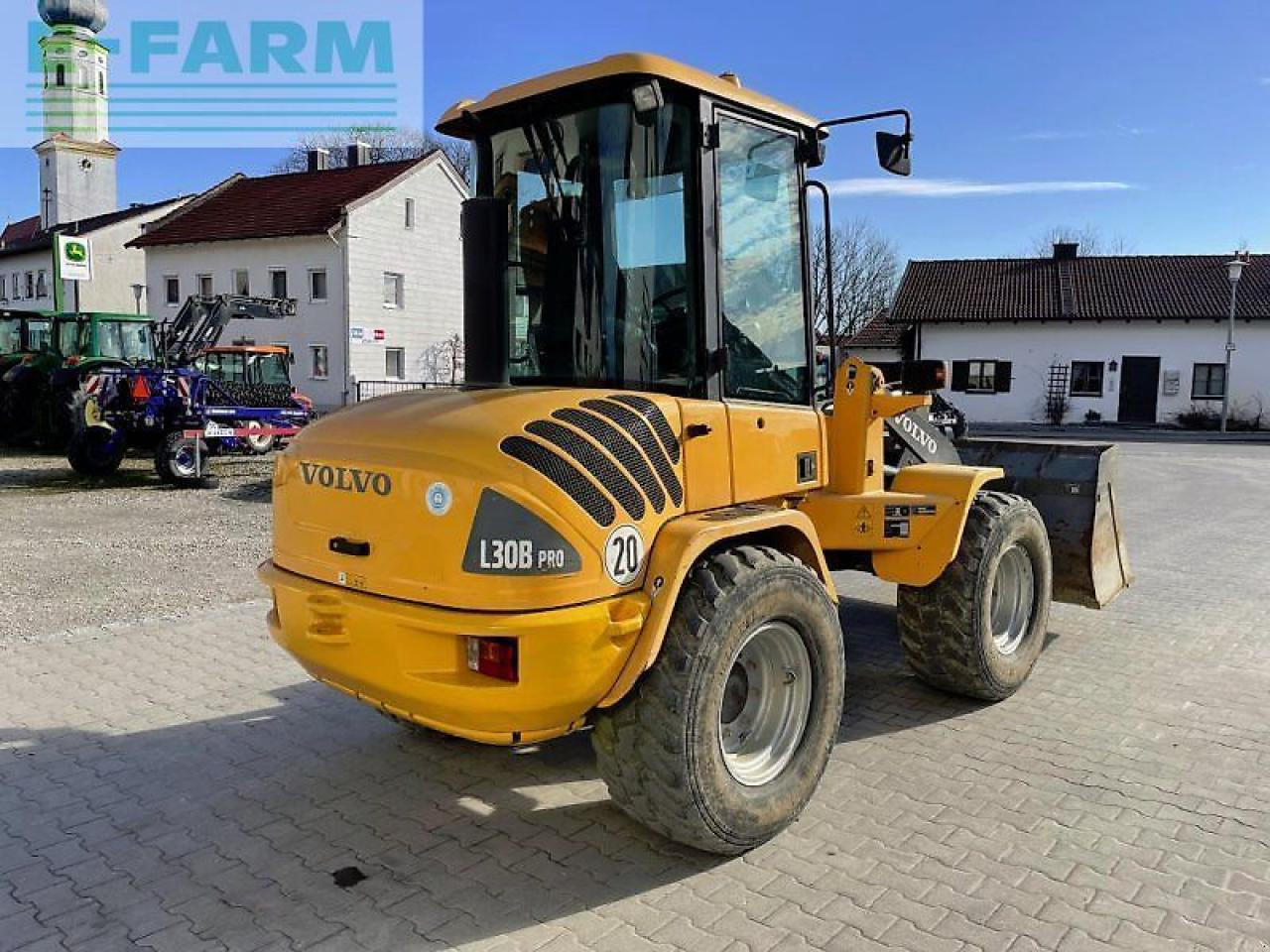 Volvo l 30b pro - מיני מחפר: תמונה 4 Volvo l 30b pro - מיני מחפר: תמונה 4