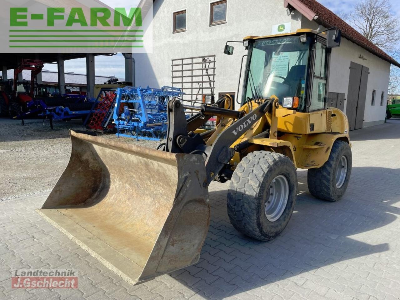 Volvo l 30b pro - מיני מחפר: תמונה 1 Volvo l 30b pro - מיני מחפר: תמונה 1