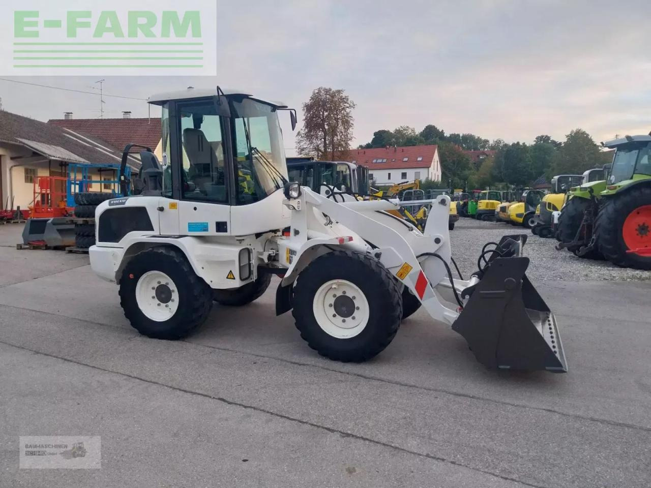 Volvo l 30g - מיני מחפר: תמונה 3 Volvo l 30g - מיני מחפר: תמונה 3