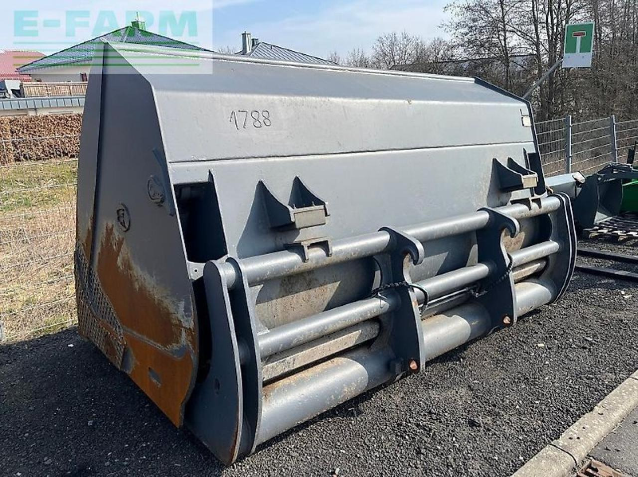 Volvo volvo l 110 - 120 - מיני מחפר: תמונה 1 Volvo volvo l 110 - 120 - מיני מחפר: תמונה 1