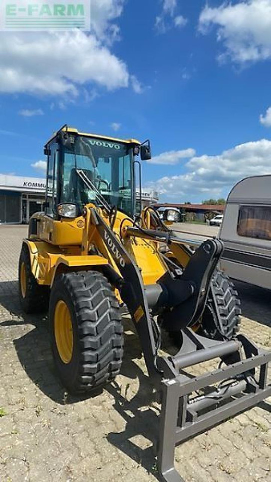 Volvo volvo l 30 - מיני מחפר: תמונה 2 Volvo volvo l 30 - מיני מחפר: תמונה 2