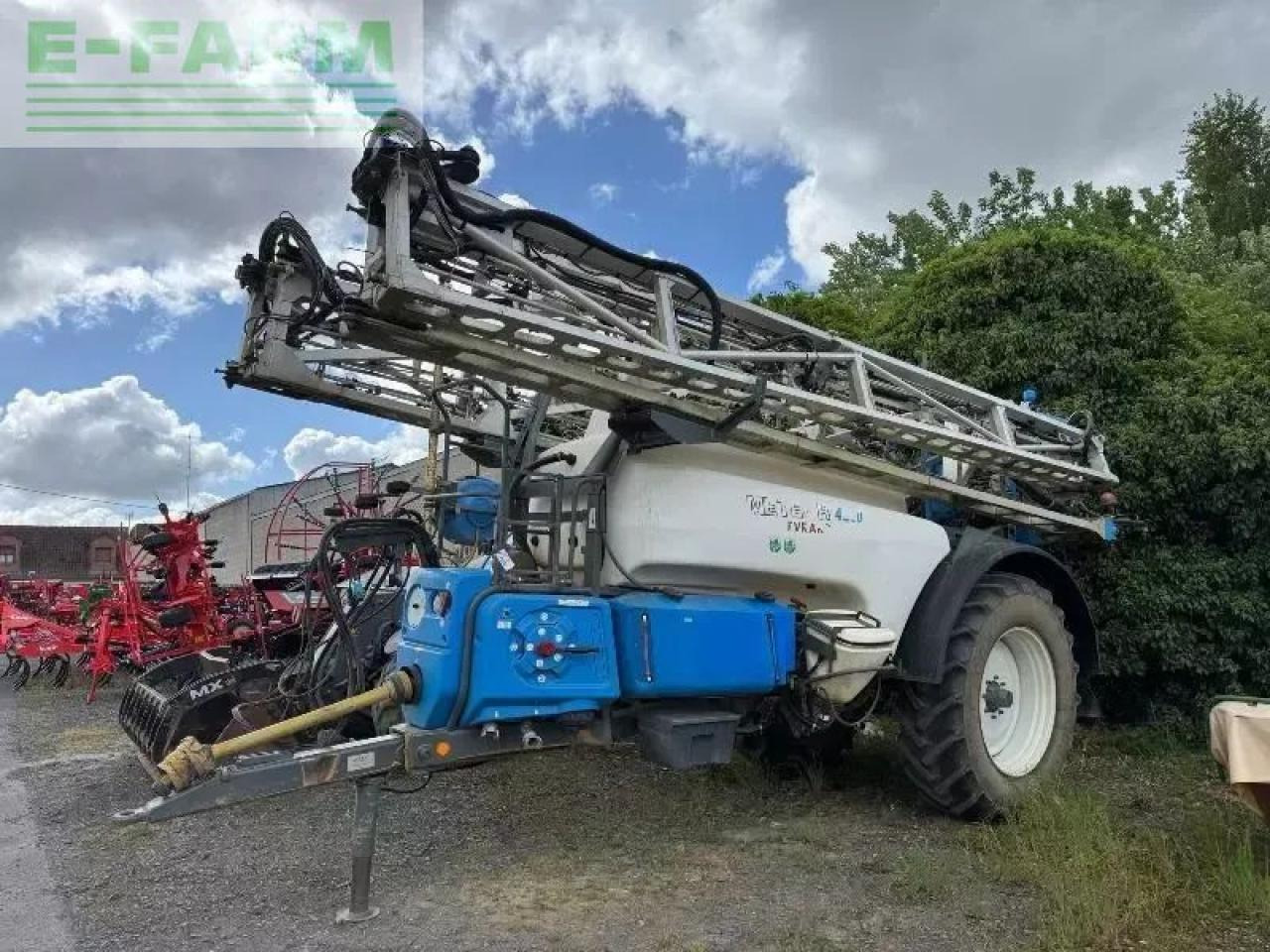 Meteor 4200 - מרסס נגרר: תמונה 1 Meteor 4200 - מרסס נגרר: תמונה 1