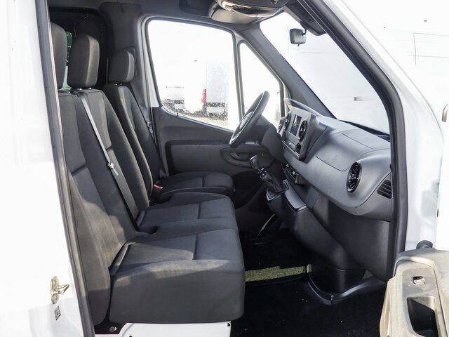 MERCEDES-BENZ Sprinter 214 CDI Kasten,3924,MBUX,Kamera - כלי רכב מסחרי קטן: תמונה 2 MERCEDES-BENZ Sprinter 214 CDI Kasten,3924,MBUX,Kamera - כלי רכב מסחרי קטן: תמונה 2