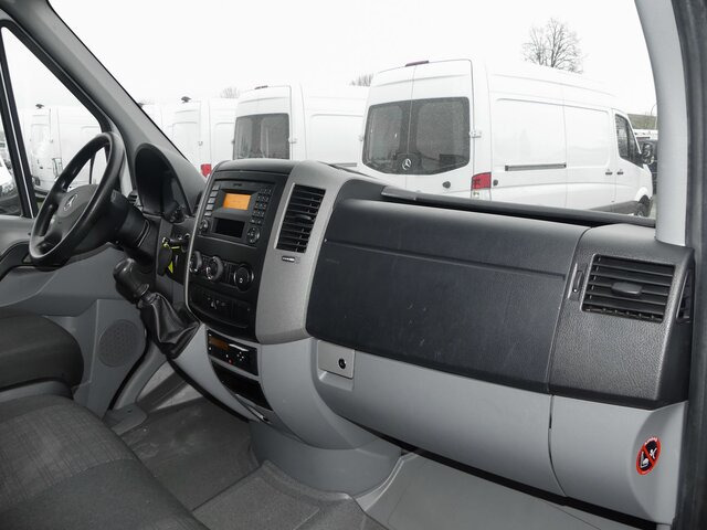 MERCEDES-BENZ Sprinter 311 CDI DOKA Pritsche,AHK,Standheizung - כלי רכב מסחרי במיטה שטוחה, כלי רכב מסחרי קומבי: תמונה 2 MERCEDES-BENZ Sprinter 311 CDI DOKA Pritsche,AHK,Standheizung - כלי רכב מסחרי במיטה שטוחה, כלי רכב מסחרי קומבי: תמונה 2
