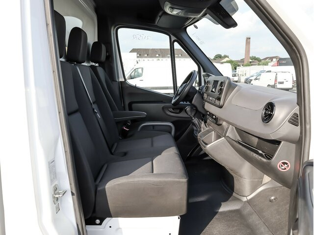 MERCEDES-BENZ Sprinter317CDI Maxi Koffer,Klima,MBUX,Kamera - כלי רכב מסחרי עם תיבה: תמונה 2 MERCEDES-BENZ Sprinter317CDI Maxi Koffer,Klima,MBUX,Kamera - כלי רכב מסחרי עם תיבה: תמונה 2