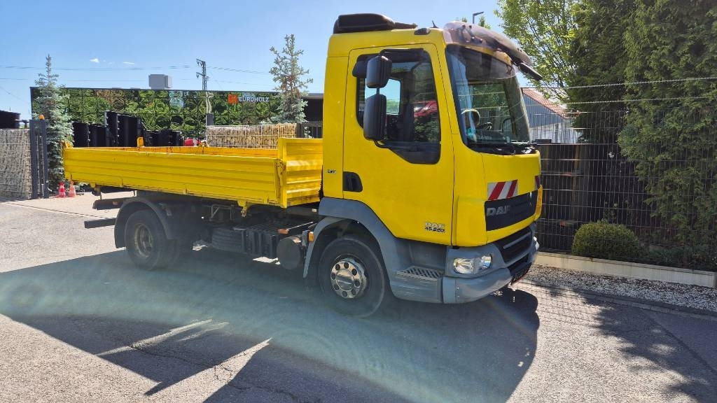 DAF Lkw 3-Seiten-Kipper Meiller 45.220, 2 x AHK, Servo - מזהיר: תמונה 2 DAF Lkw 3-Seiten-Kipper Meiller 45.220, 2 x AHK, Servo - מזהיר: תמונה 2