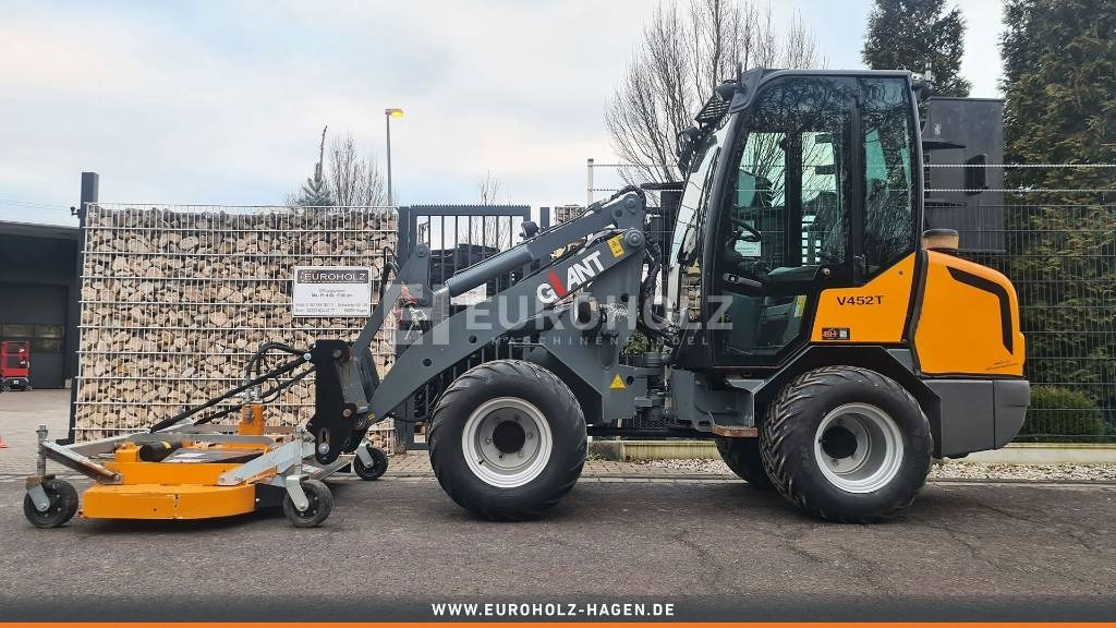 GiANT Radlader V452T, Bodenfräse, Mähwerk, Frontschaufel - מעמיס קומפקטי: תמונה 4 GiANT Radlader V452T, Bodenfräse, Mähwerk, Frontschaufel - מעמיס קומפקטי: תמונה 4