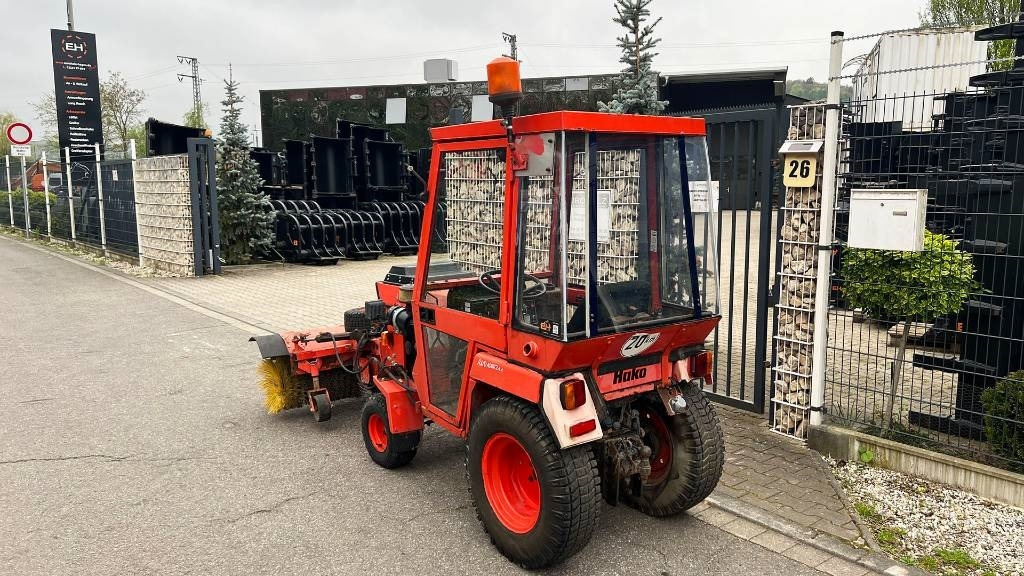 Hako 2300 D Kleintraktor, hyrd. Kehrmaschine, Zapfwelle - טרקטור עירוני: תמונה 3 Hako 2300 D Kleintraktor, hyrd. Kehrmaschine, Zapfwelle - טרקטור עירוני: תמונה 3