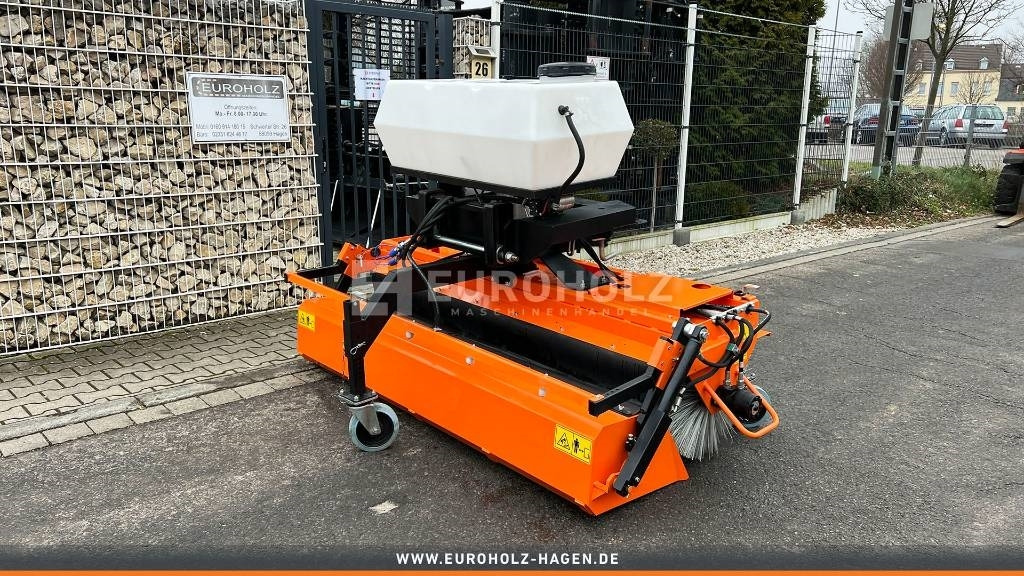 Kehrmaschine ZM2000 Stapleraufnahme - מטאטא עבור כלי רכב עירוני/ מיוחד: תמונה 1 Kehrmaschine ZM2000 Stapleraufnahme - מטאטא עבור כלי רכב עירוני/ מיוחד: תמונה 1
