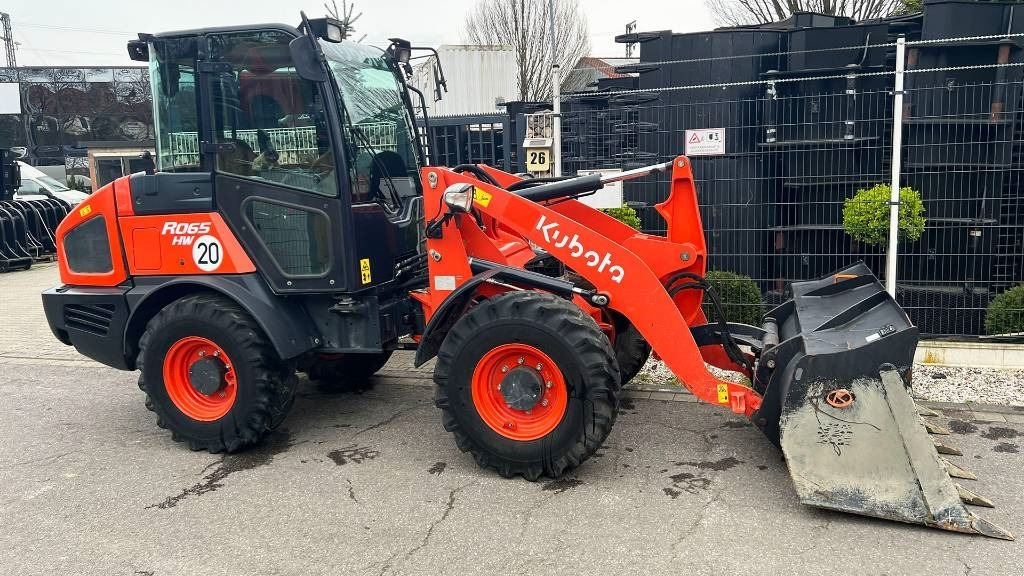 Kubota R 065, Radlader, hydr. Schnellwechsler, Schaufel - מעמיס גלגלים: תמונה 1 Kubota R 065, Radlader, hydr. Schnellwechsler, Schaufel - מעמיס גלגלים: תמונה 1
