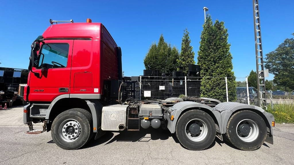 Mercedes-Benz Actros 2648 6x4 1 Hand Kipphydraulik Klima - יחידת טרקטור: תמונה 1 Mercedes-Benz Actros 2648 6x4 1 Hand Kipphydraulik Klima - יחידת טרקטור: תמונה 1