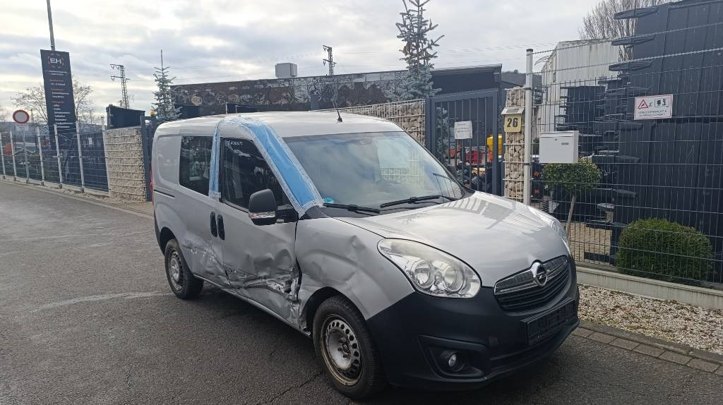 Opel Combo Kastenwagen Transp. Seitenschaden fahrbereit - כלי רכב מסחרי עם תיבה: תמונה 2 Opel Combo Kastenwagen Transp. Seitenschaden fahrbereit - כלי רכב מסחרי עם תיבה: תמונה 2