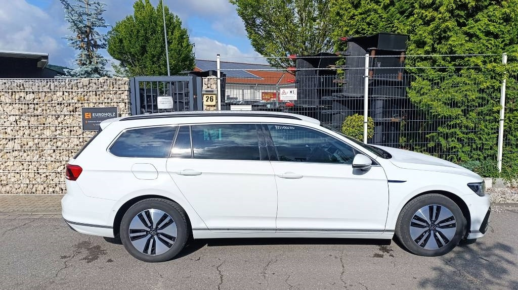Volkswagen Passat GTE 1.4 Plug-In-Hybrid, Batterie neu, Navi - מכונית: תמונה 4 Volkswagen Passat GTE 1.4 Plug-In-Hybrid, Batterie neu, Navi - מכונית: תמונה 4