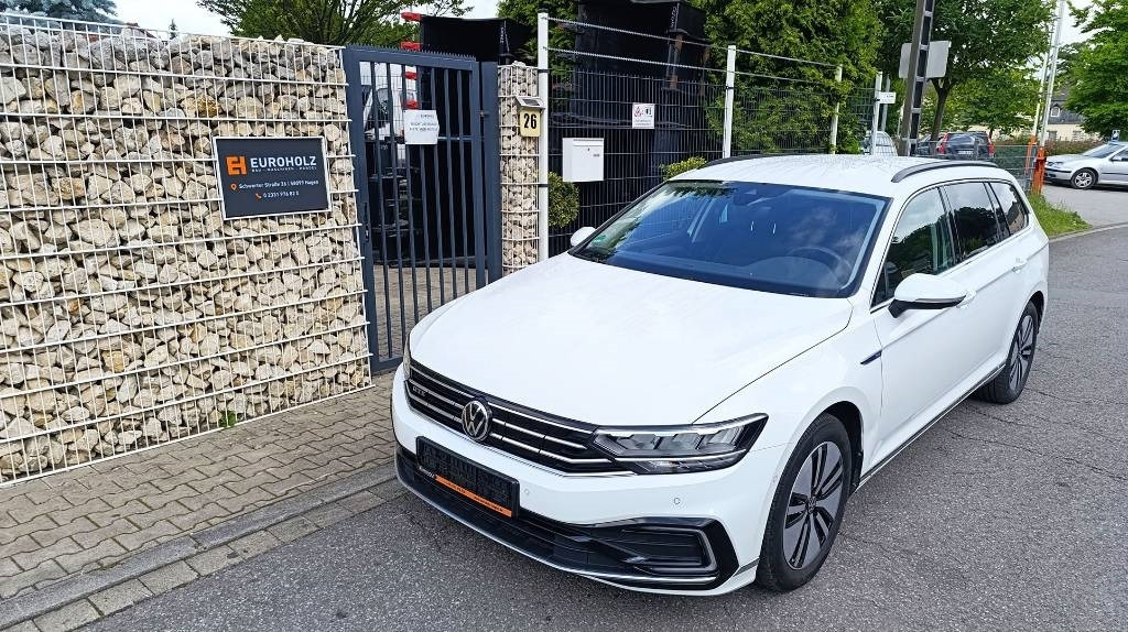 Volkswagen Passat GTE 1.4 Plug-In-Hybrid, Batterie neu, Navi - מכונית: תמונה 1 Volkswagen Passat GTE 1.4 Plug-In-Hybrid, Batterie neu, Navi - מכונית: תמונה 1