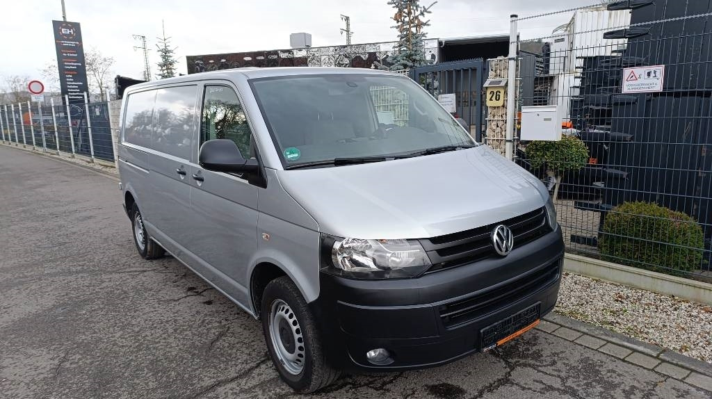Volkswagen T5 2.0 TDI, Transporter, Kasten, Werkstattschränke - כלי רכב מסחרי עם תיבה: תמונה 1 Volkswagen T5 2.0 TDI, Transporter, Kasten, Werkstattschränke - כלי רכב מסחרי עם תיבה: תמונה 1