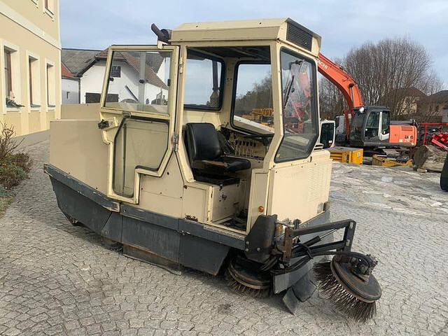 Amros 1250 Kehrmaschine - מטאטא כבישים: תמונה 3 Amros 1250 Kehrmaschine - מטאטא כבישים: תמונה 3